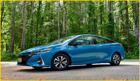 2019 Toyota Prius Prime Advanced Review: Serious Mileage